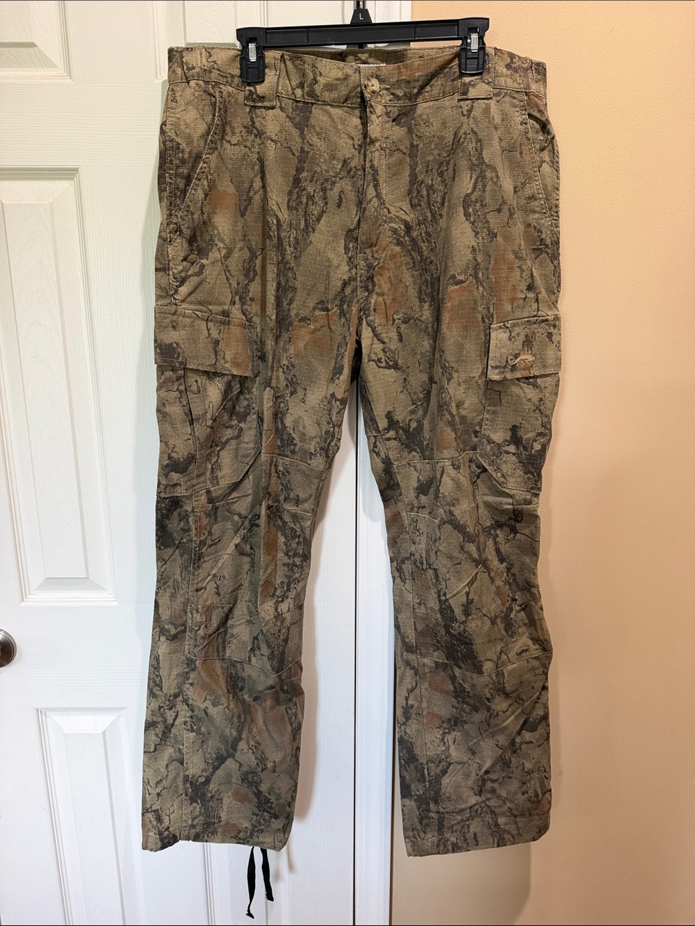 Men's Camo Cargo Pants in Brown/Olive - Rugged Utility Style